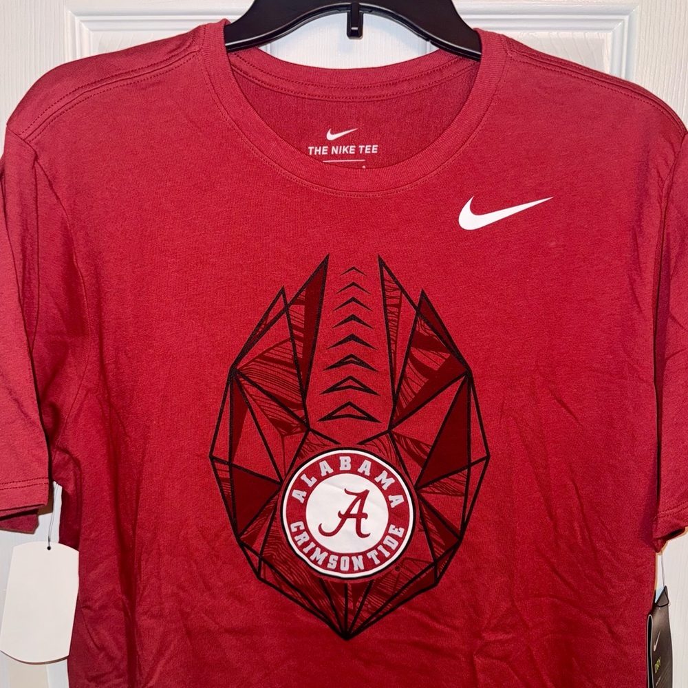 Nike Men's Crimson Graphic Tee